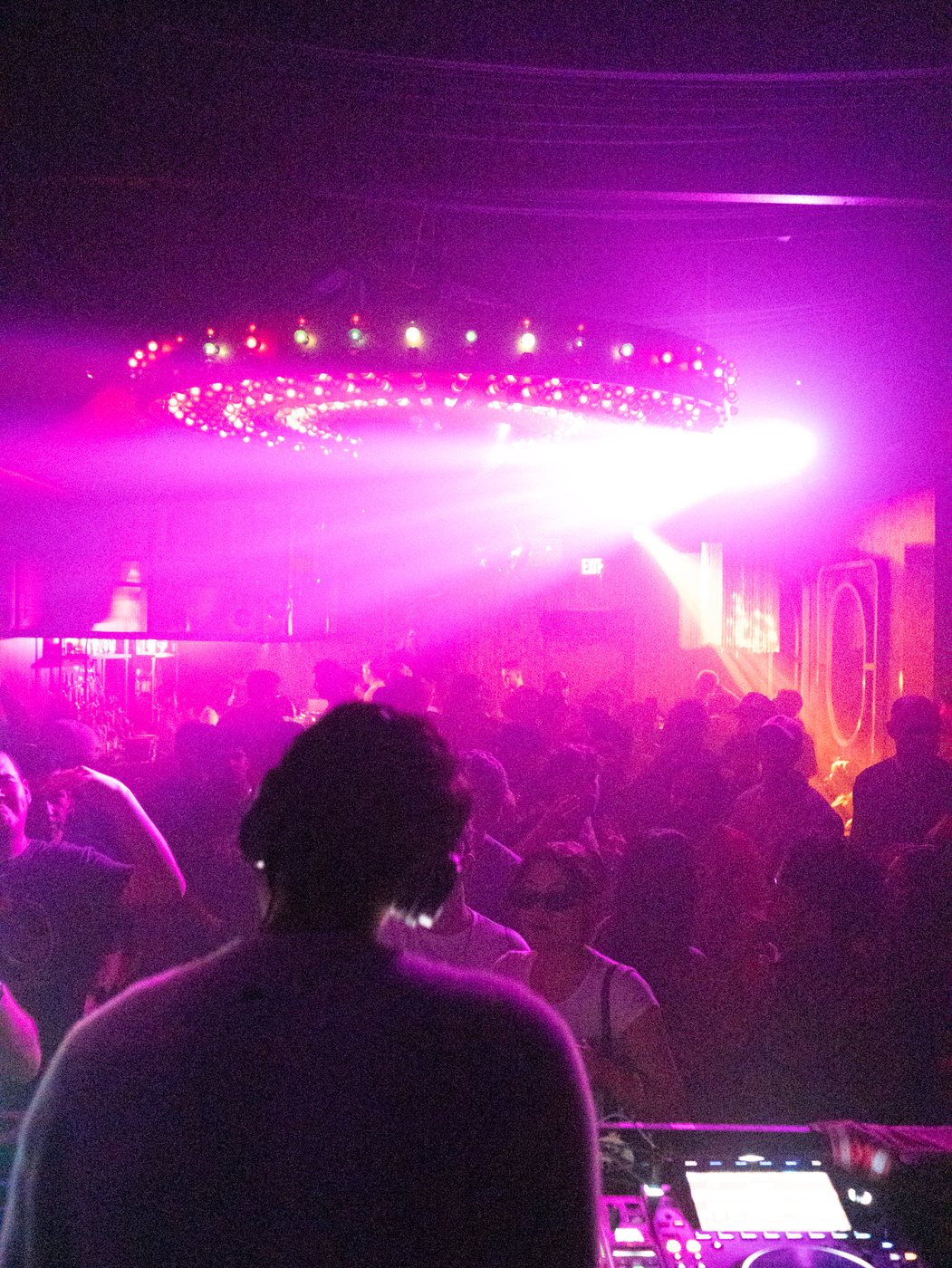 Exit 2C crowd 4